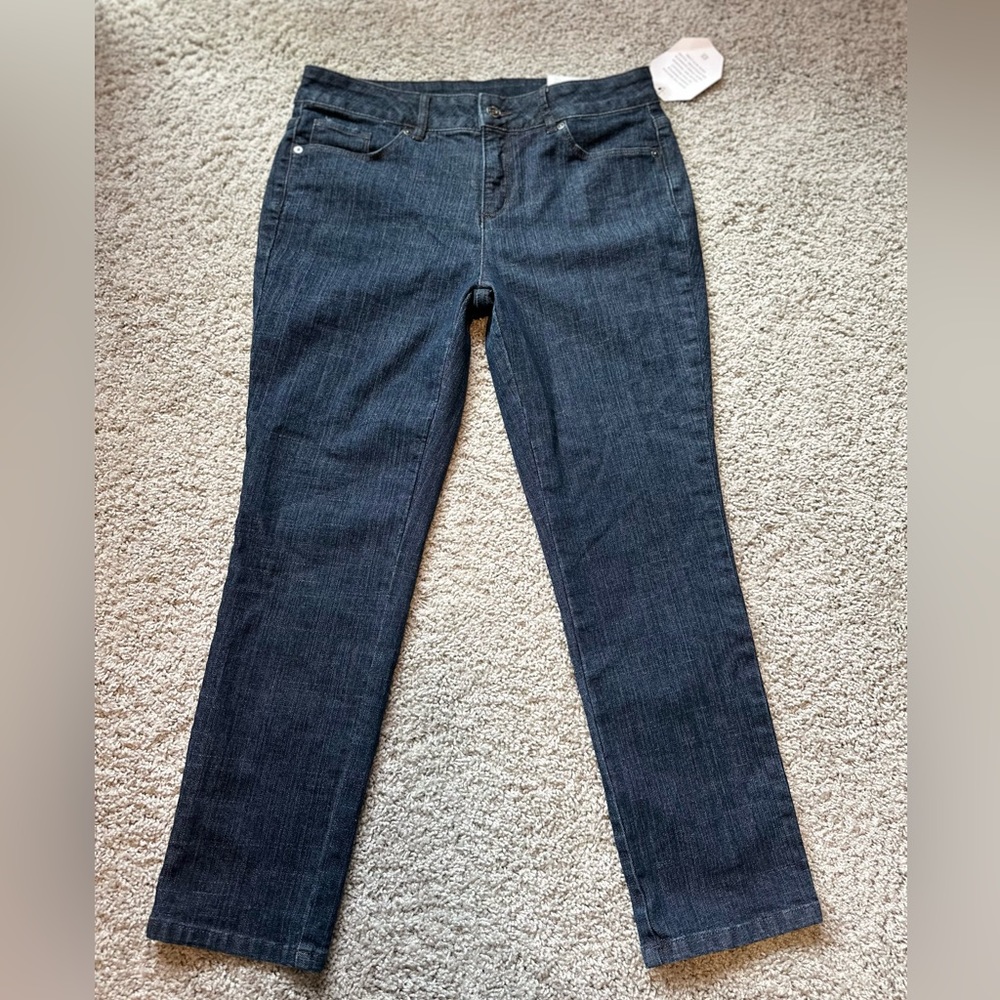 Liz Claiborne secretly Slender Leg Jeans. Size 8P. New with tags